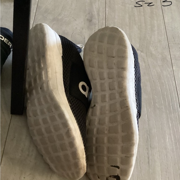 Adidas sneaker - Picture 3 of 3